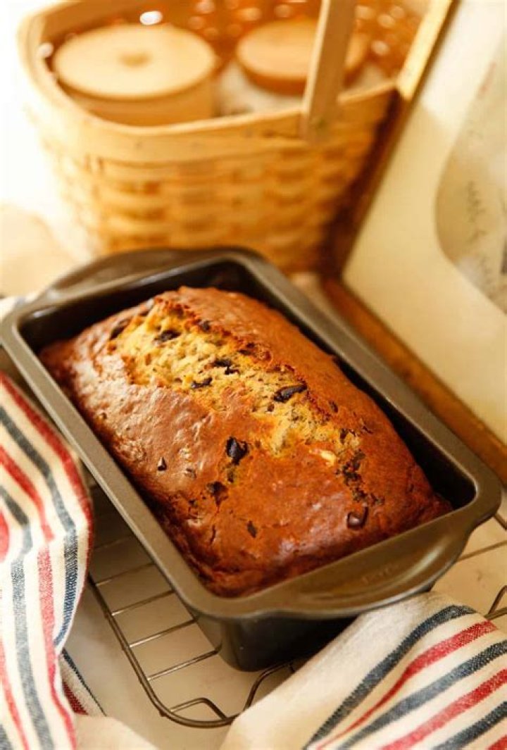 Can you use a Dutch oven as a cake pan