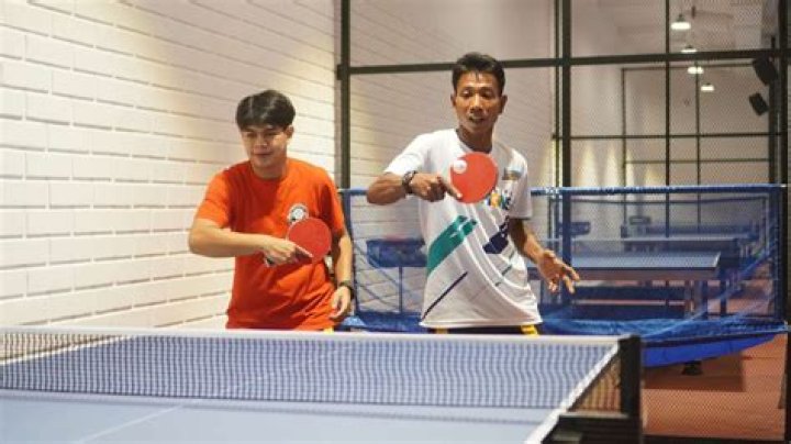 Do you have to serve across the table in ping pong