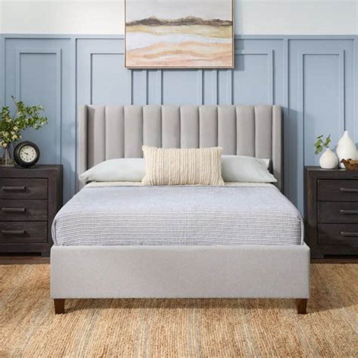 How do you make an upholstered wingback headboard