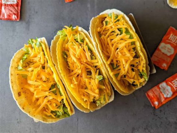 What kind of sauce is on the cheesy gordita crunch